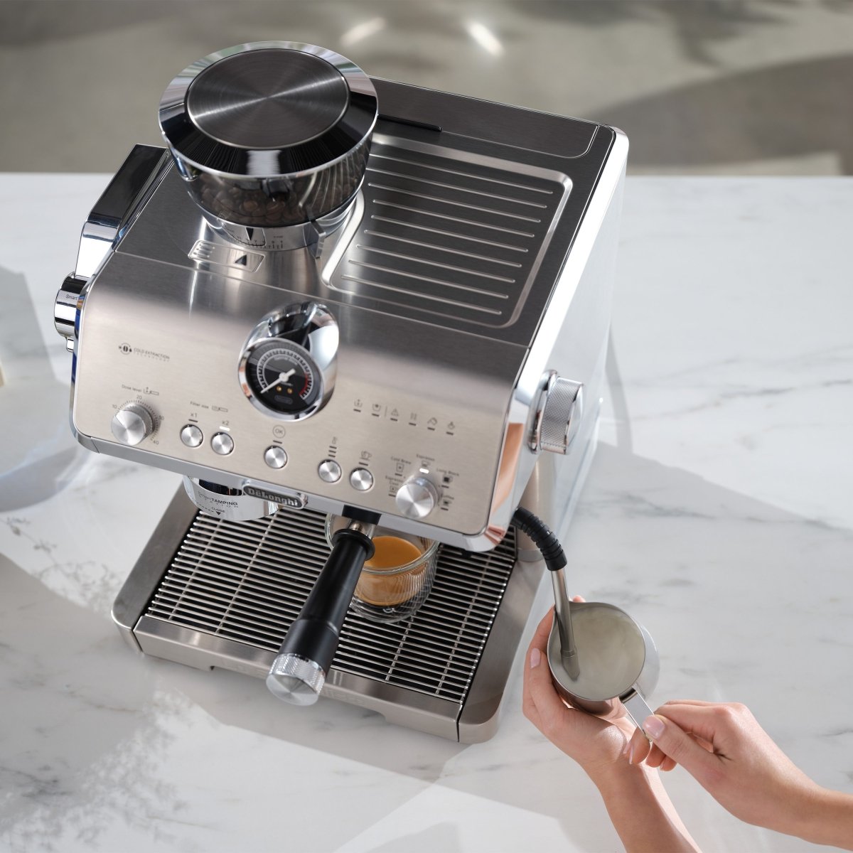 De’Longhi – La Specialista Opera – Espressomaschine mit Cold Brew (EC9555M)